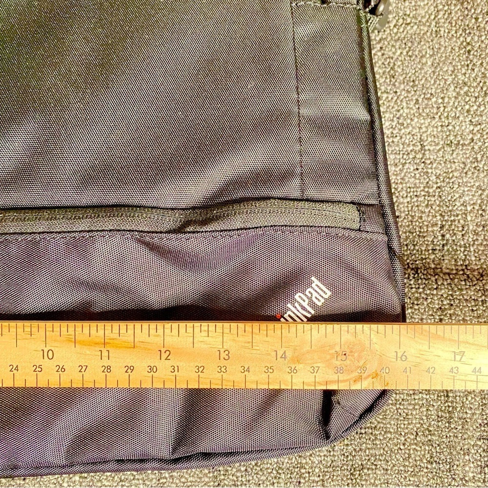 Black Thinkpad Laptop Carrying Bag - Picture 7 of 12